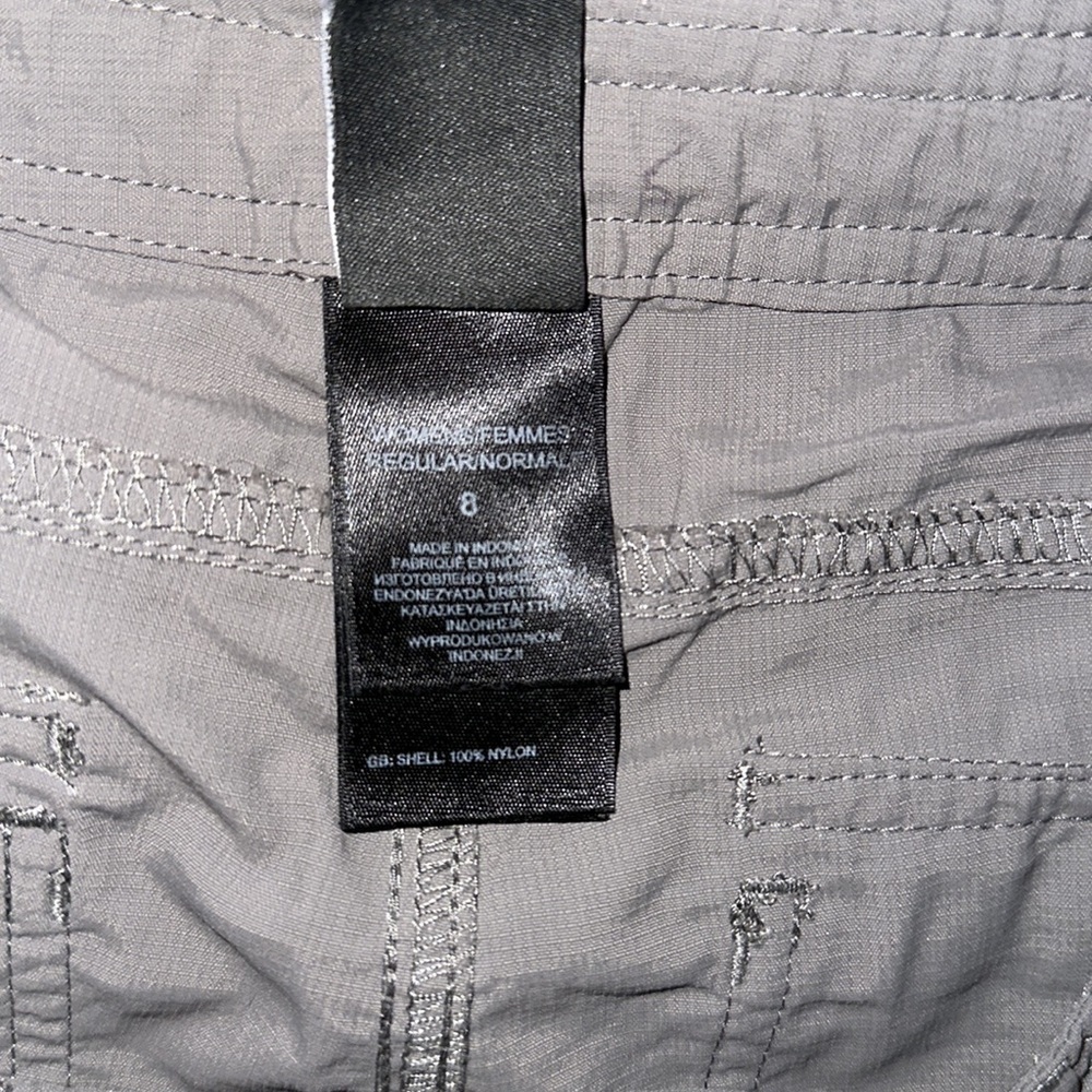 The North Face Hiking Pants Convertible to Capris - Picture 7 of 8